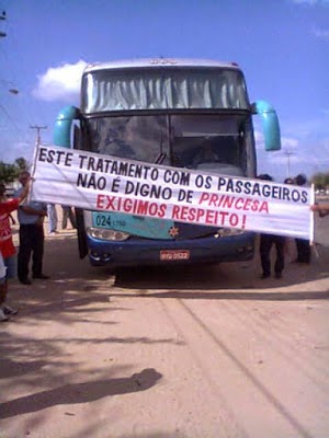 Casal de Professores Reclama de Grosseria e Cárcere Privado em Ônibus da Princesa dos Inhamuns