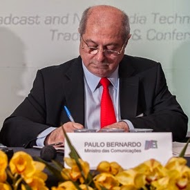 Governo assina primeiras autorizações para migração do AM para FM