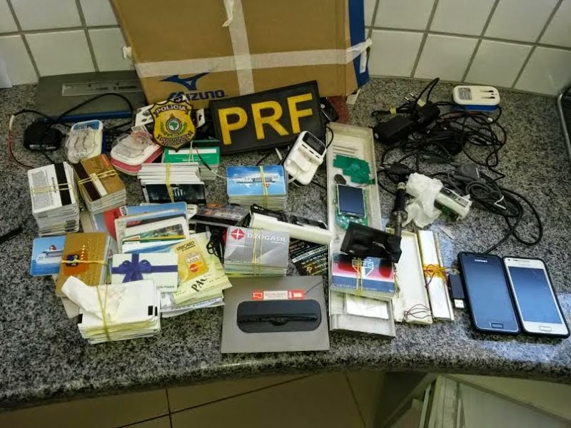Policia Rodoviaria prende cartãozeiro é preso em ônibus que seguia de São Paulo a Sobral