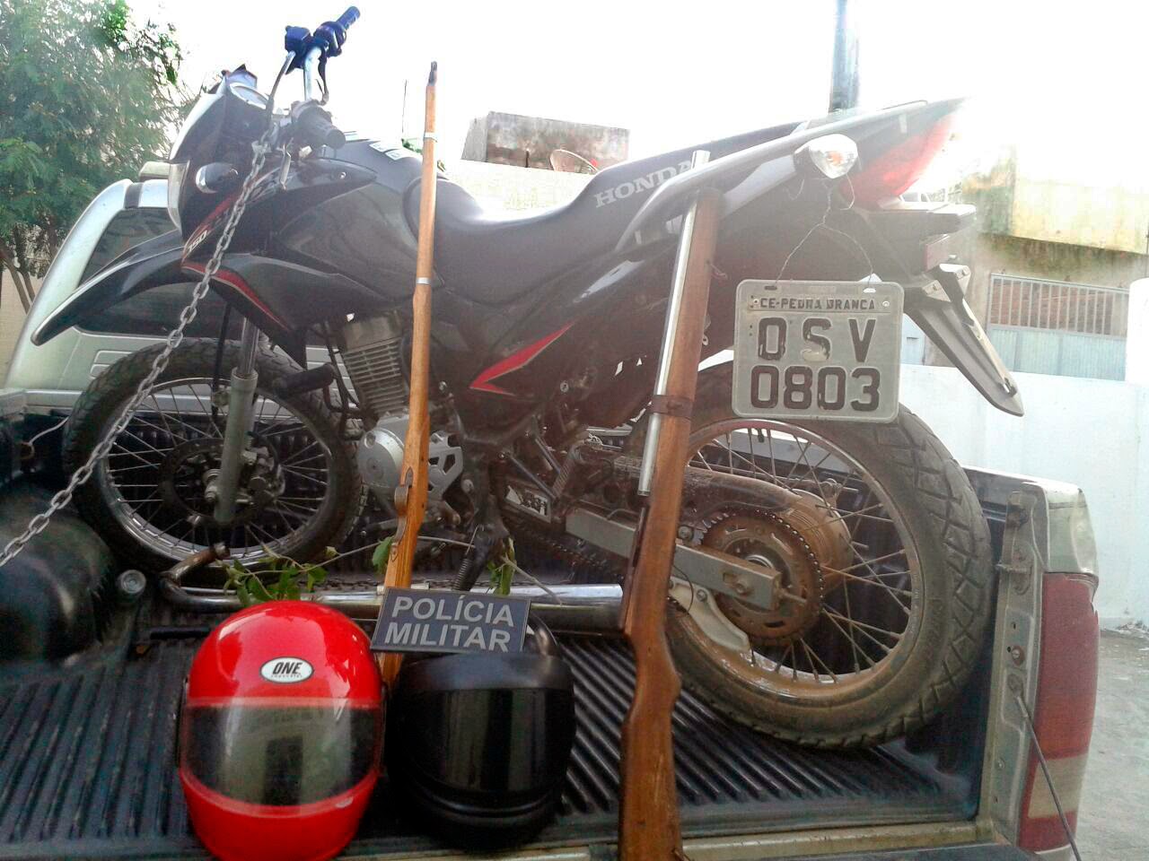 Policia recupera moto roubada e realiza apreensão de arma de fogo
