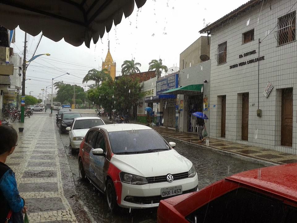 Chuva de 100mm é registrada no Sertão Central e em várias outras cidades
