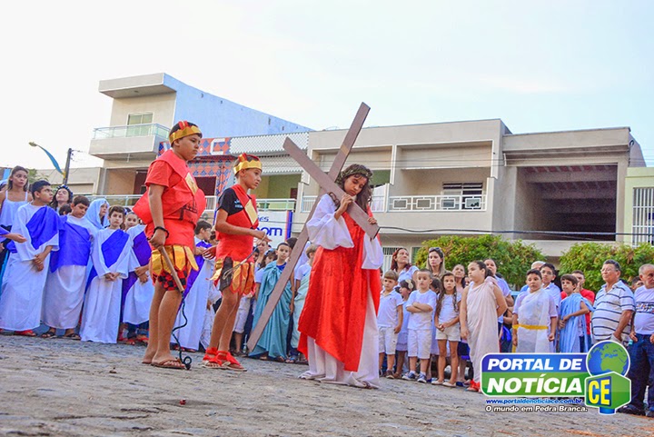 Pedra Branca – Alunos da Escola Duas Irmãs encenam a Via Sacra