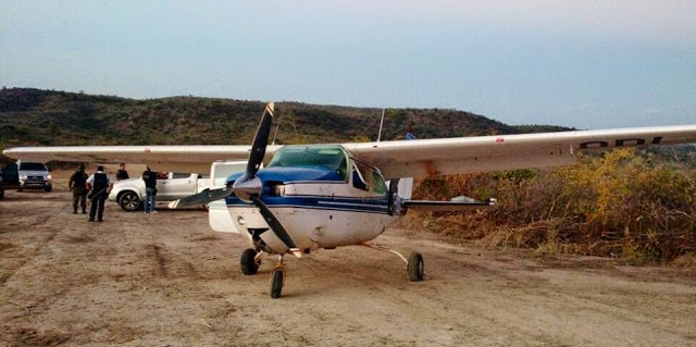 Pedra Branca-  Polícia Federal e Militar apreende avião com 300 kg de  cocaina na região de Cruzeta