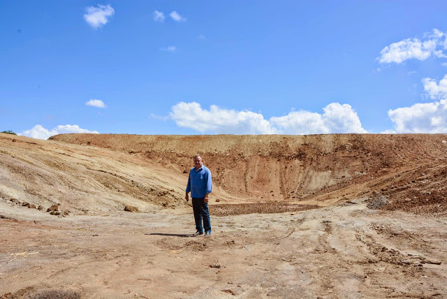 Prefeito Pedro Paraibano visita obras no município