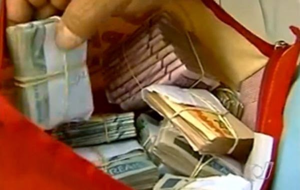 Golpe do Baludo – Dupla leva  R$ 4 mil de Jovem em Quixadá