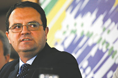 O Maior AJUSTE FISCAL  em 13 anos . 30% do corte de R$69,9 bi são em Educação e Saúde