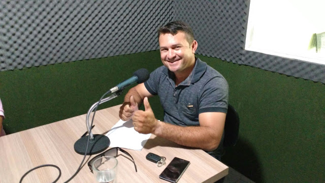 Pedra Branca – O Jovem Vereador Rogério Curdulino concede entrevista ao programa Conexão geral