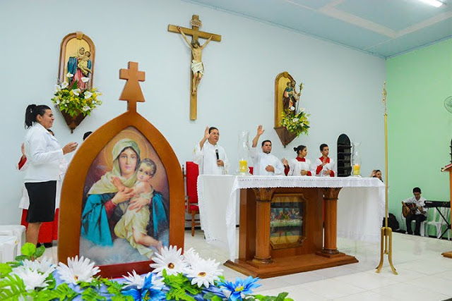 Pedra Branca – Fiéis participam do encerramento dos festejos da Mãe Rainha no Bairro Santa Maria