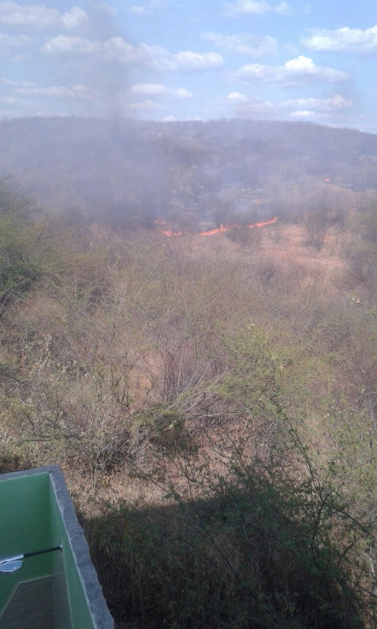 Mais um incêndio amedronta a população de nossa região, desta vez em Mombaça