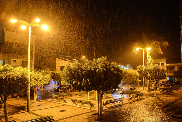 Madrugada chuvosa em Pedra Branca