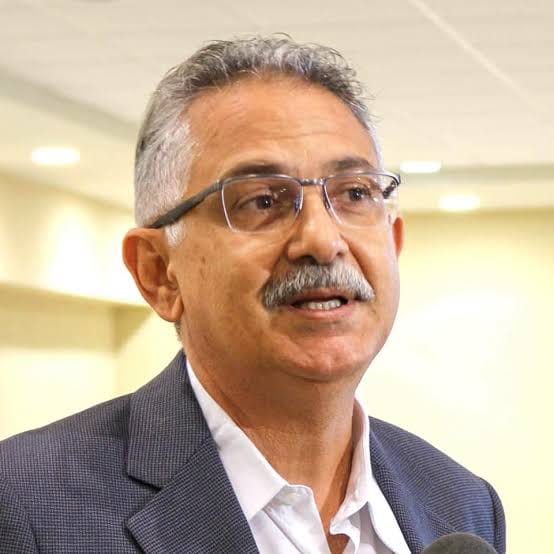 Radialista Jonas Mello conversa com o Presidente da APRECE Nilson Diniz