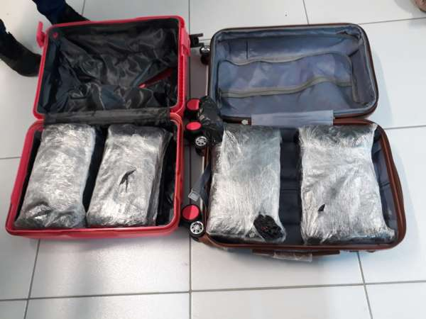 Polícia Civil-CE apreende 15 quilos de drogas e prende paranaense em ação conjunta com a PRF