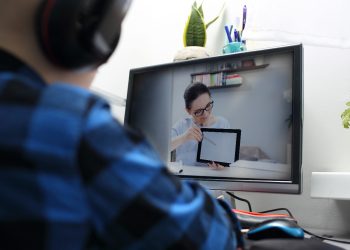 Plataforma educacional realiza aulão gratuito com revisão para o Enem 2021 