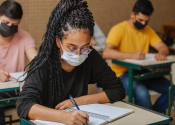 Enem 2021: primeiro domingo de reaplicação tem redação sobre mulheres nas Ciências