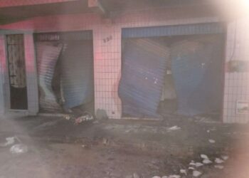 Corpo de Bombeiros apaga incêndio de edificação comercial em Quixadá