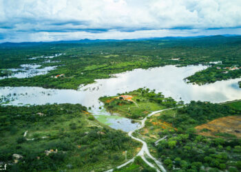Tauá – Açude Cachoeirinha do Pai Senhor sangra após 13 anos