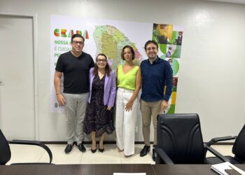 Reunião Entre Prefeito de Pedra Branca e Secretária de Saúde do Estado Resulta em Benefícios para a Saúde