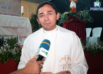 Padre Ademar Alves Sai Ileso Após Colisão de Carro com Animal na Estrada em Cedro