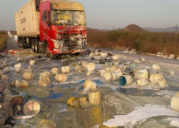 Corpo de Bombeiros atua em acidente de trânsito na BR 020