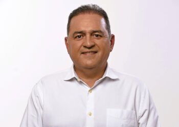 Câmara de Mombaça rejeita contas de gestão do ex-prefeito Ecildo Filho, que contesta decisão