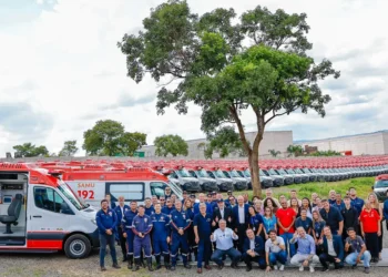 Lula participa da entrega de 789 novas ambulâncias do Samu para 559 cidades.