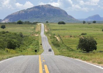 Sertão Central: Quixeramobim ganha estrada nova e Quixadá terá novo hospital municipal