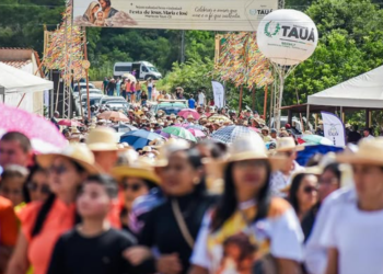 Milhares de fiéis participam do encerramento da tradicional Festa de Jesus, Maria e José em Marrecas, Tauá