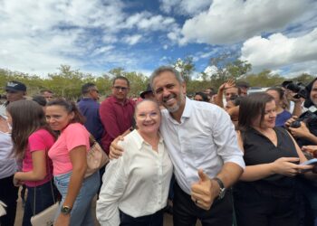 Pedra Branca marca presença em ato histórico para o Sertão Central: Prefeita Ivoneth Braga e comitiva participam do lançamento do terminal multimodal em Quixeramobim