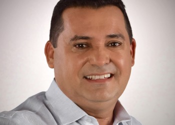 Prefeito de Boa Viagem, Regis Carneiro, é eleito pela 5ª vez consecutiva um dos melhores do Ceará