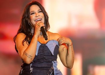 Silvânia Aquino anuncia saída da Banda Calcinha Preta após anos de sucesso: “A história não para por aqui”