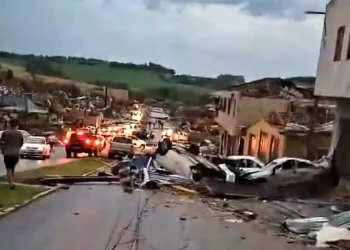 Tornado devasta cidade no Paraná: 80% de Rio Bonito do Iguaçu é destruída e cinco pessoas morrem
