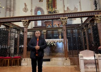 Deputado José Guimarães visita Itália, onde terá audiência com o Papa Leão