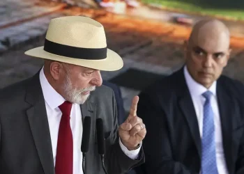 Fraude com senhas de juízes tenta criar mandados  de prisão contra Lula e Moraes