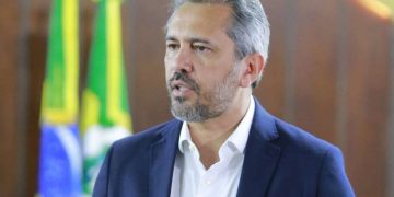 Elmano adota tom cauteloso após rompimento de Ivo Gomes e defende diálogo político