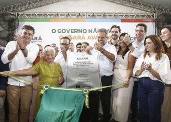 Dia histórico: governador Elmano entrega pacote de obras e investimentos em Palhano