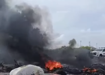 Protesto bloqueia trecho da BR-304 em Aracati após morte de adolescente atropelada