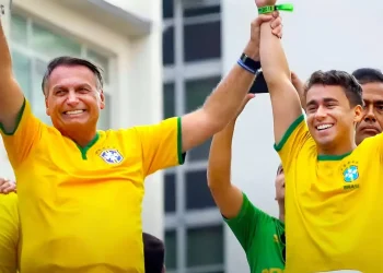 Nikolas Ferreira vai visitar Bolsonaro na Papuda após autorização do STF
