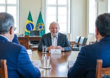 Presidente Lula se reúne com ministros e autoridades para discutir combate ao crime organizado