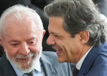 Governo recua e cancela aumento de impostos sobre produtos importados após pressão política