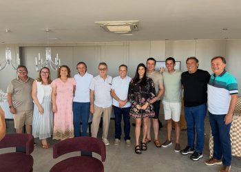 Encontro político movimenta bastidores e projeta articulações para 2026 no Sertão Central e Inhamuns