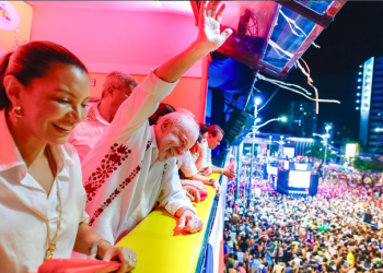 Lula acompanha Carnaval de Salvador no circuito Osmar