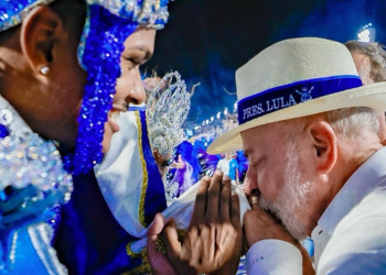Desfile em homenagem a Lula divide opiniões e registra maioria de menções negativas nas redes sociais