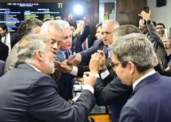 CPMI do INSS Aprova Quebra de Sigilo de Filho de Lula e Convocações em Meio a Bate-Boca