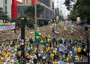 Atos em capitais criticam governo Lula e ministros do STF em domingo de protestos