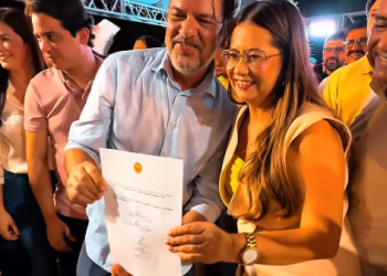 Fabíola Carneiro oficializa filiação ao PSB em Boa Viagem com aval do senador Cid Gomes