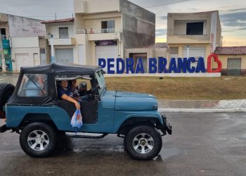 5º Encontro de Carros Antigos e Rebaixados: Cultura e tradição tomam conta das ruas de Pedra Branca