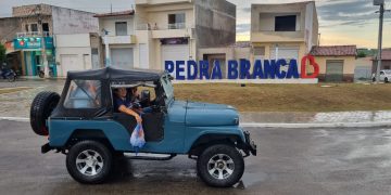 5º Encontro de Carros Antigos e Rebaixados: Cultura e tradição tomam conta das ruas de Pedra Branca