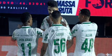 Palmeiras vence fora de casa mantendo a liderança,  enquanto Flamengo atropela em Minas