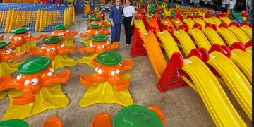 Pedra Branca: Gestão Ivoneth Braga amplia recursos pedagógicos com aquisição de 300 brinquedos para a rede municipal