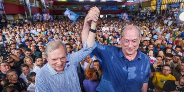 Ciro Gomes oficializa pré-candidatura ao Governo do Ceará pelo PSDB e convida Roberto Cláudio para vice